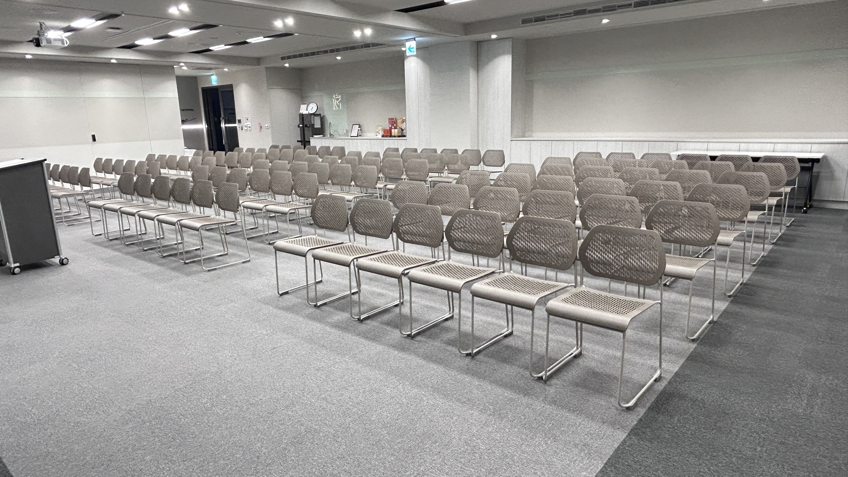 桃園高鐵100人場地租借｜拓學院跨界廳・企業講座與教育訓練空間